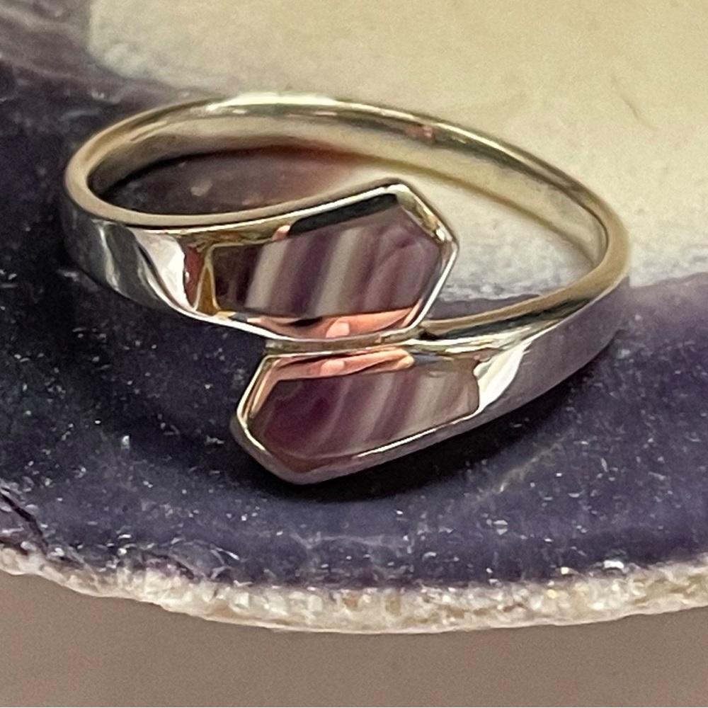 R1021 Double sided tie quahog wampum sterling silver ring